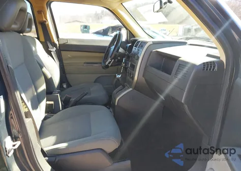 2007 Jeep Patriot Sport from USA, damaged, VIN 1J8FF28W67D370362